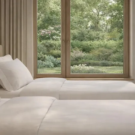 The Bristol Отель Бол