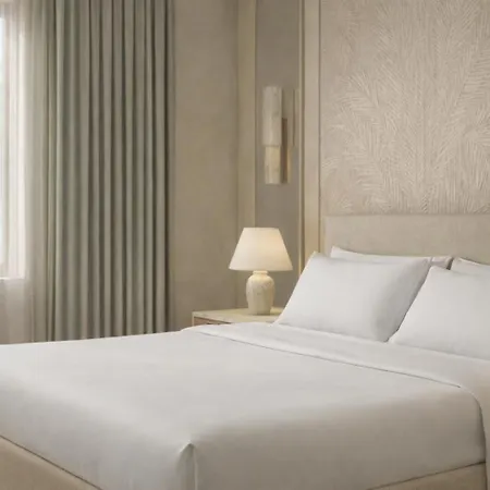 The Bristol Отель