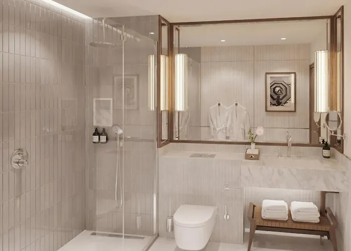 מלון The Bristol 4*